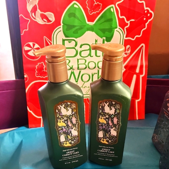 Get 2 Sweet Carrot Cake Hand Soap - Picture 1 of 3